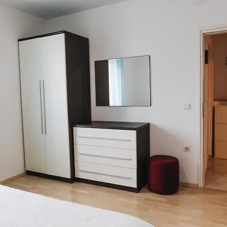 In The Heart Of - 50m To The Apartment