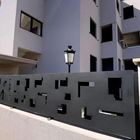 In The Heart Of - 50m To The *