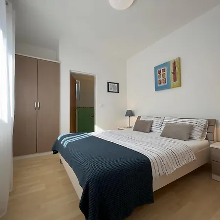 In The Heart Of - 50m To The 포레치