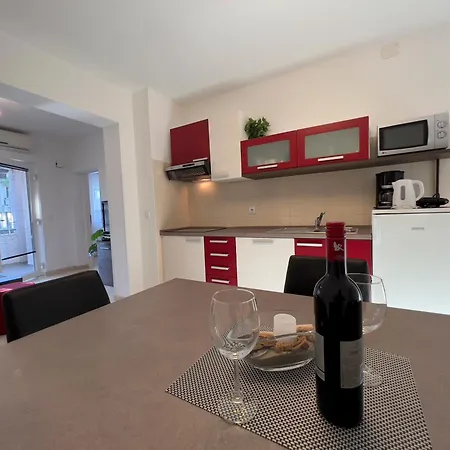 In The Heart Of - 50m To The *