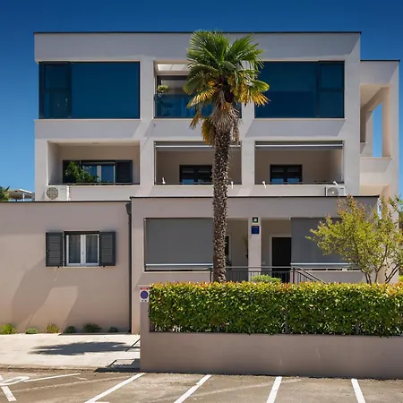 In The Heart Of - 50m To The *