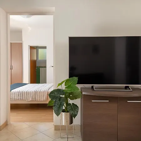 In The Heart Of - 50m To The 아파트 포레치